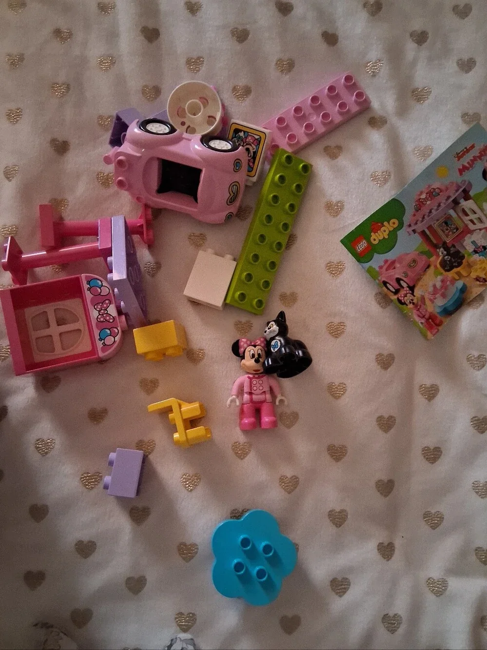 Lego Duplo Minnie’s Pink Birthday Party Playset - Picture 3 of 4